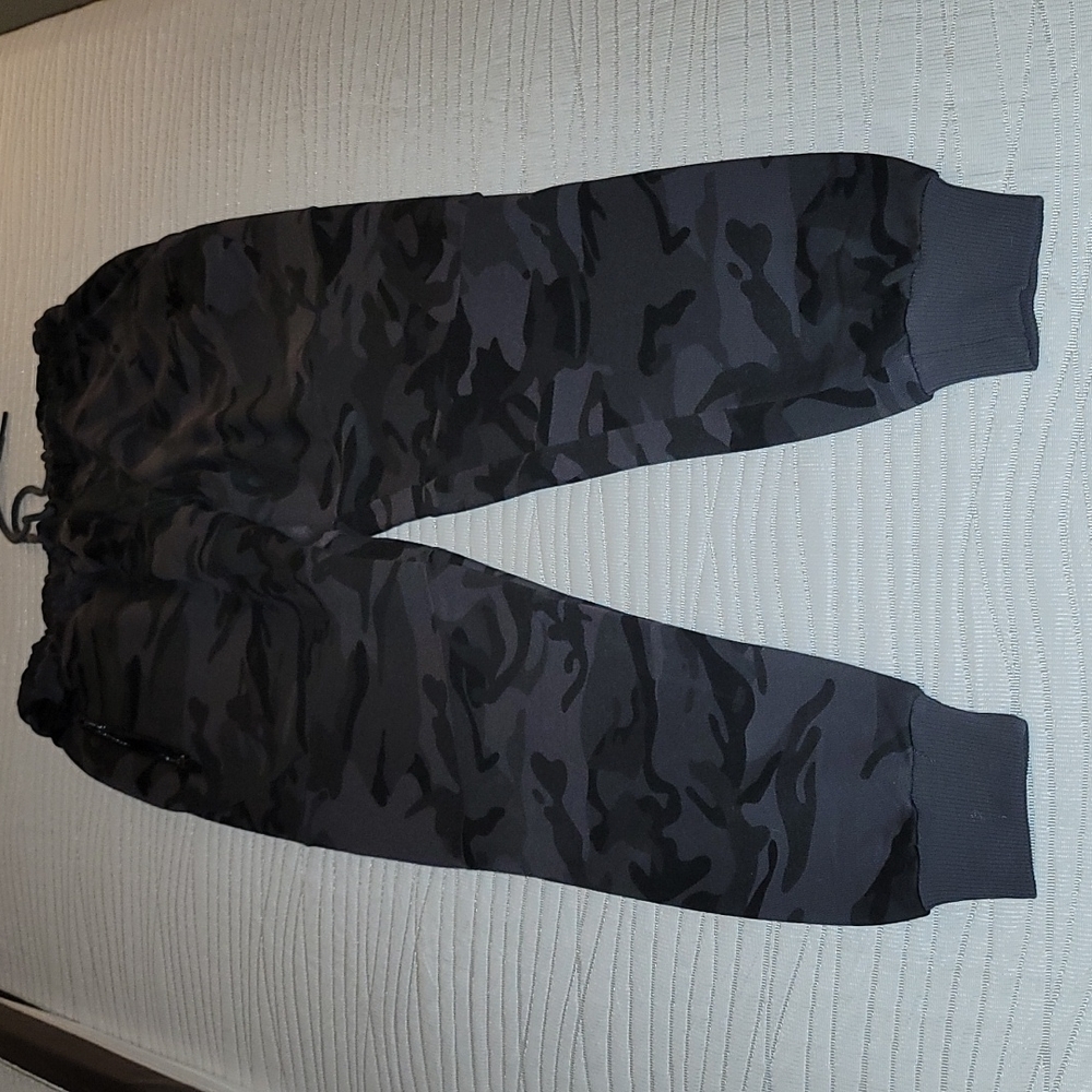 Men's camo sweats by Young LA